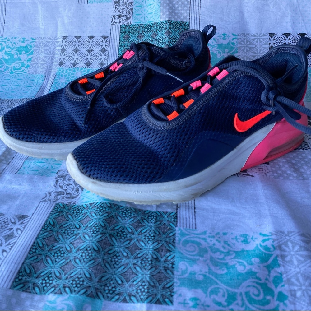 Nike tennis shoes. They hardly used because I didn’t like them.